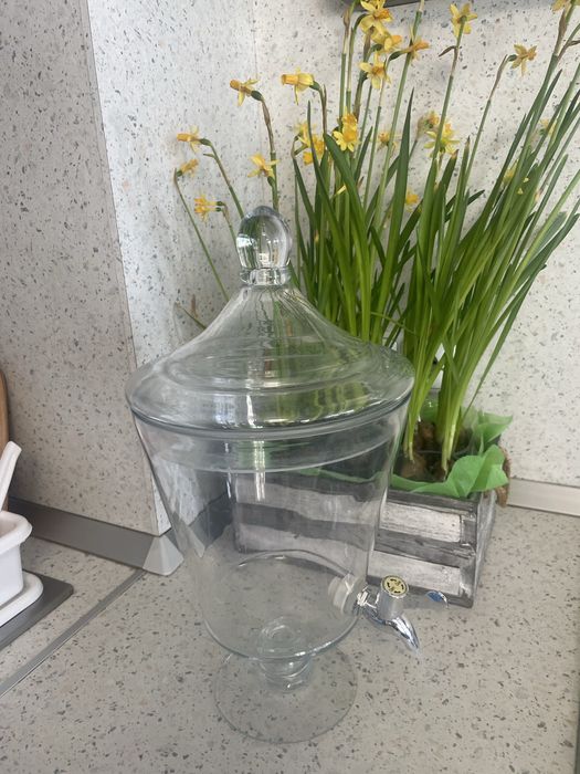 Стъклен голям съд, за сок, ваза, коктейли…