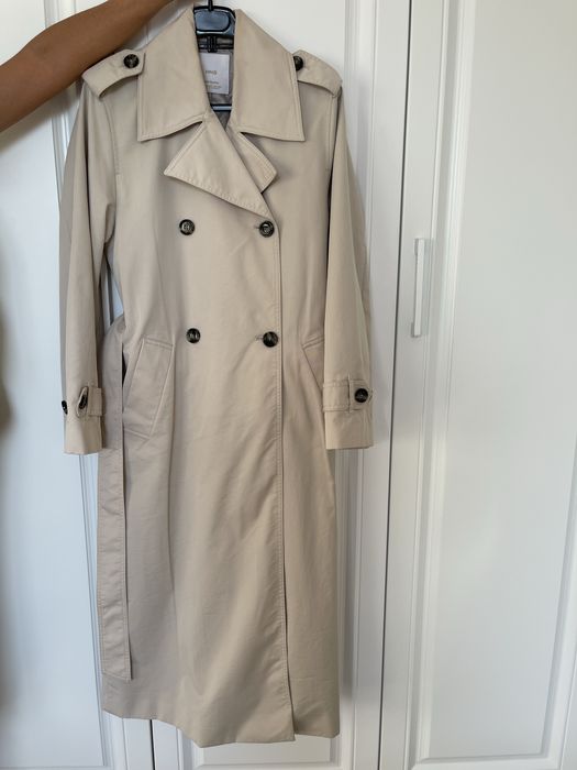 Тренч бренда Mango