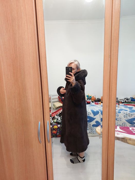 Продам женскую дублёнку ,натуральная овчина ,,размер XL (50/52)