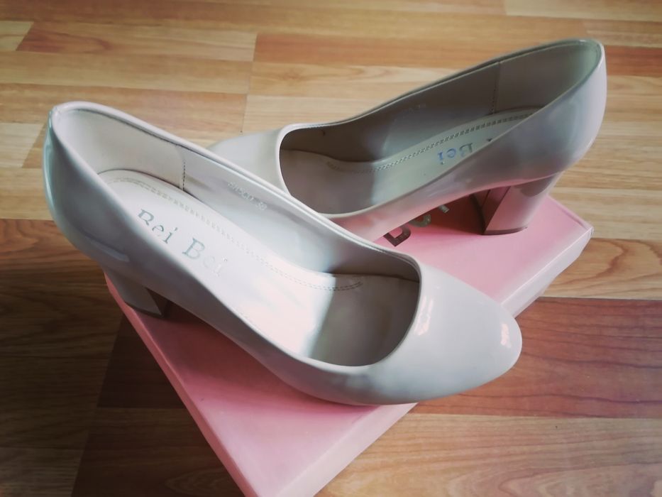 Pantofi lacuiti, toc gros, marime 38