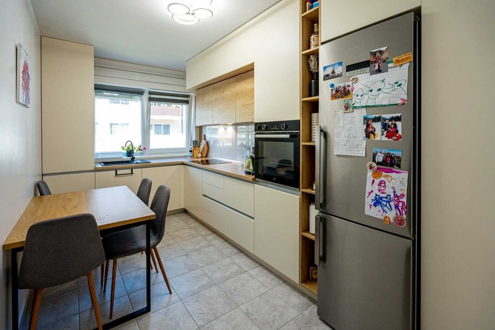 Apartament 3 camere decomandat (etaj 2) + Parcare privata