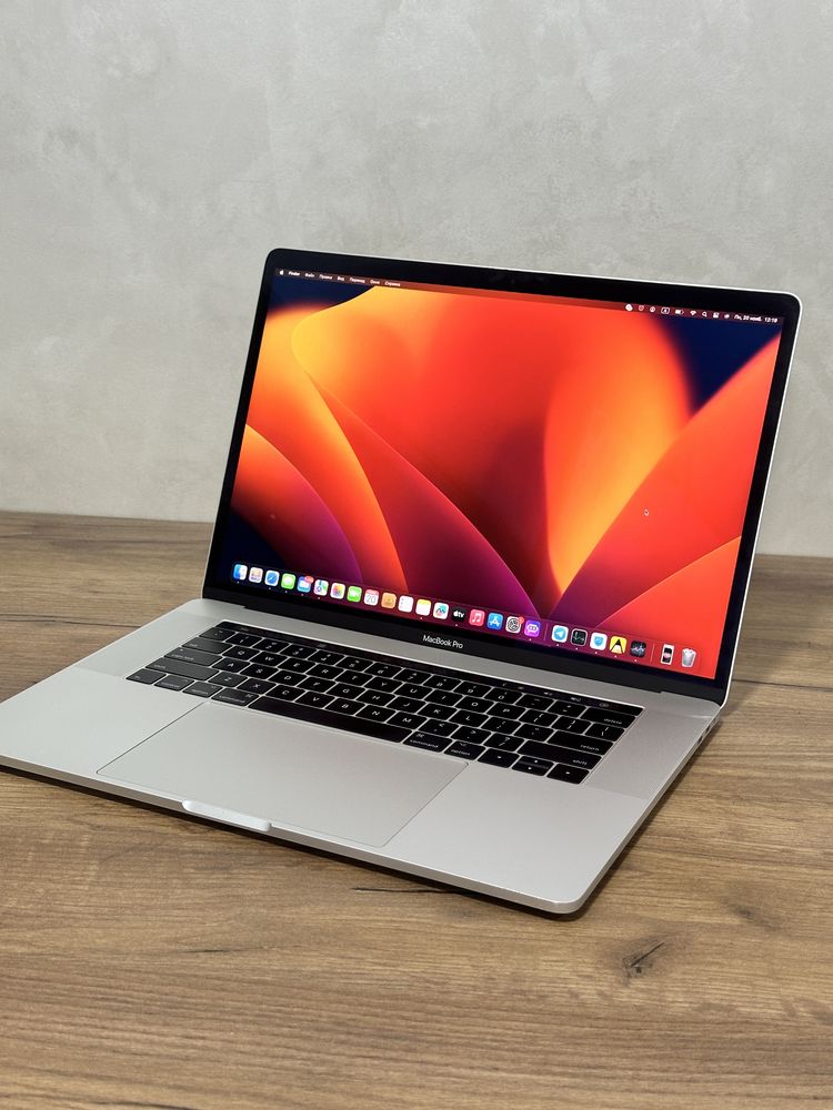 Macbook Pro 2017 Core i 7 16/512GB 15inch