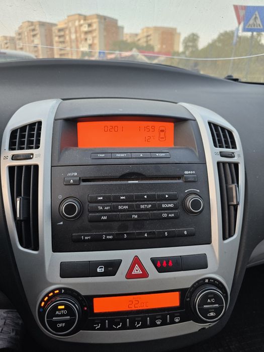 Kia Ceed 1.6 benzina aspirat, AVARIAT, FUNCTIONAL Climatronic, Semipie