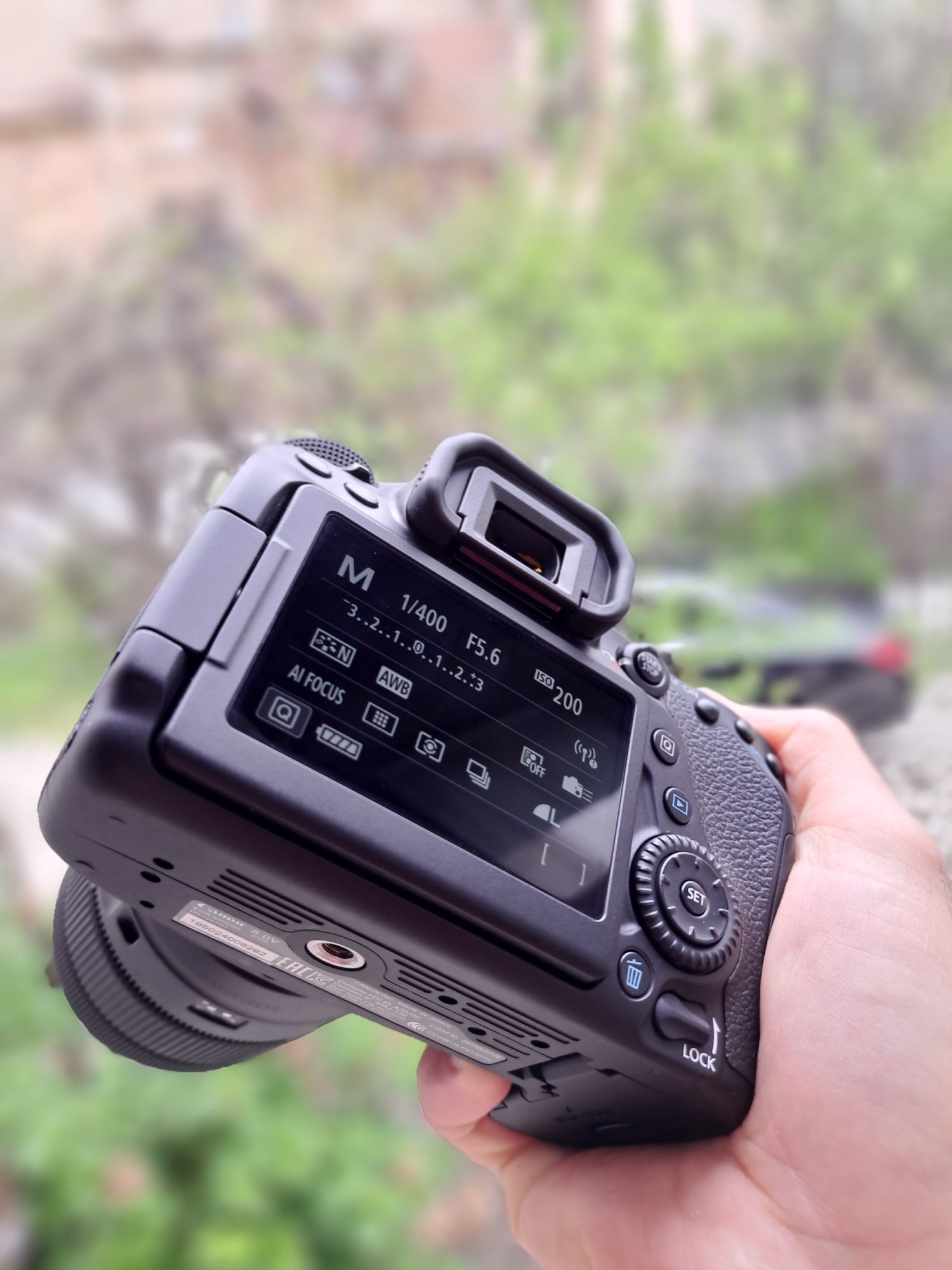 Canon 80D Nefolosit (6000 cadre) + Trepied + Geantă