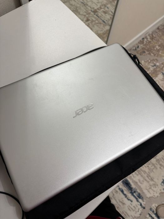 Ноутбук acer, В комлекте сумка,зарядка