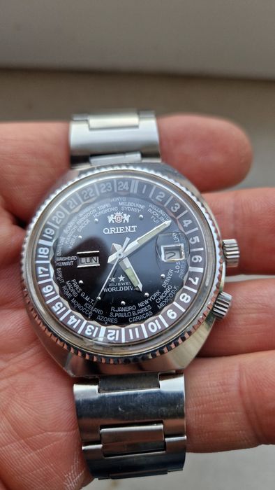 Orient automatic worlddiver calendar