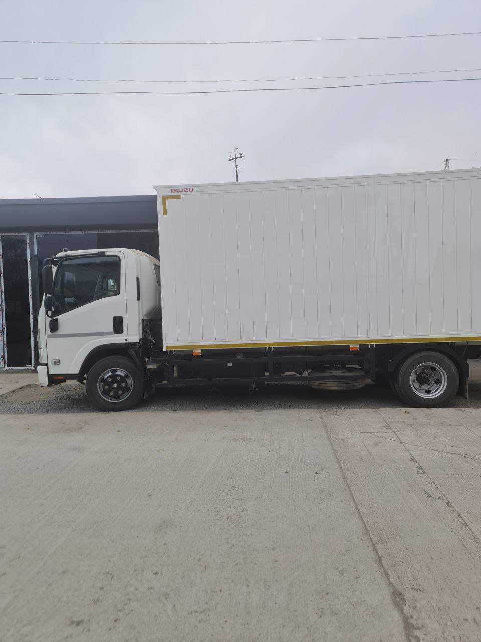 srochna sotiladi isuzu 5 tonnalik 2023
