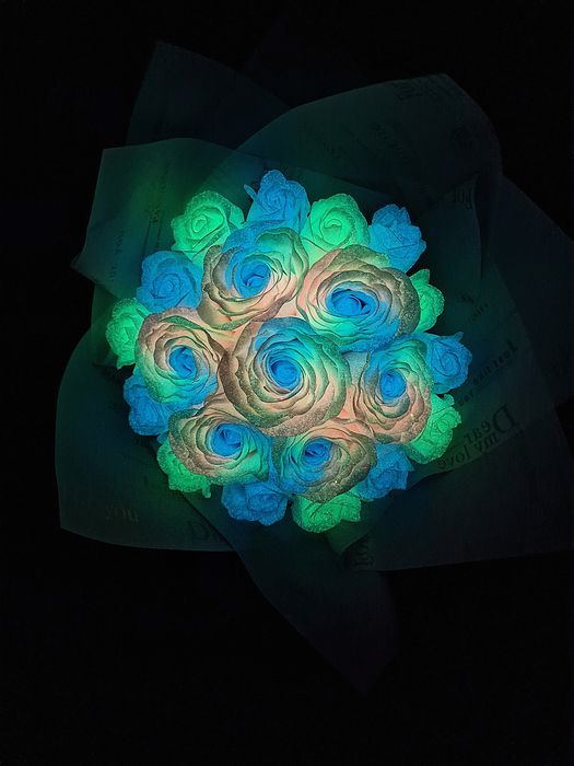 Buchet de trandafiri de sapun flori FOSFORESCENTE