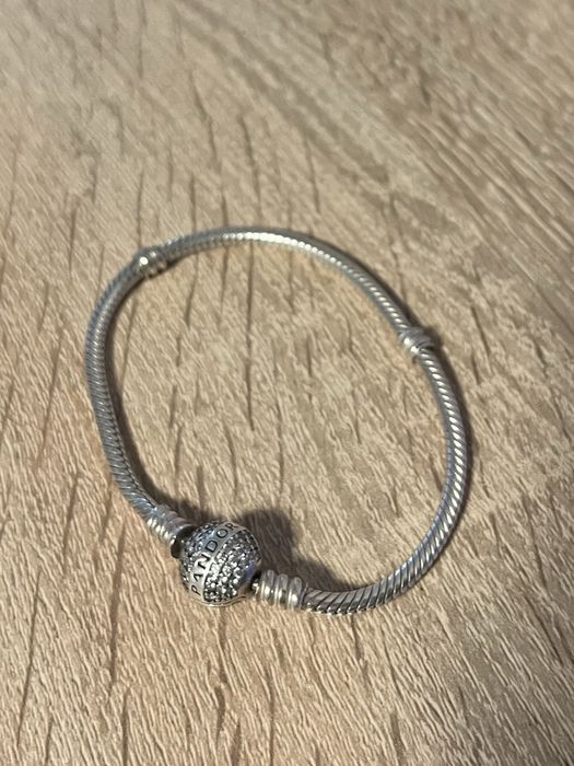 Гривна на Pandora