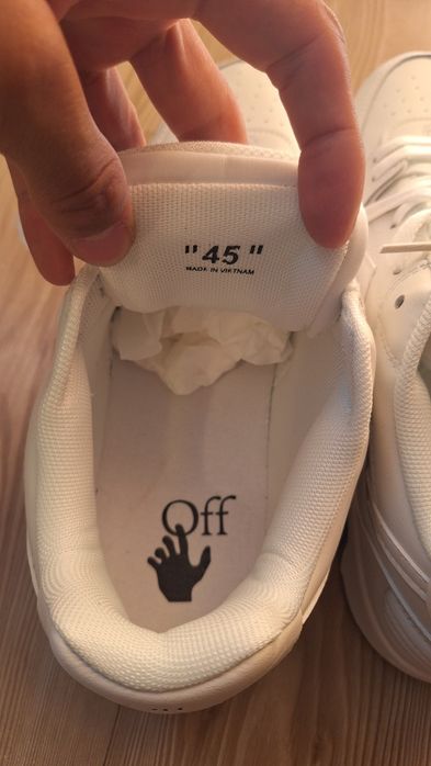 Vand Adidasi Off-White Out Of Office albi