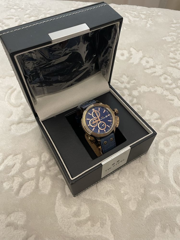 Часовник TW- Steel CE7015