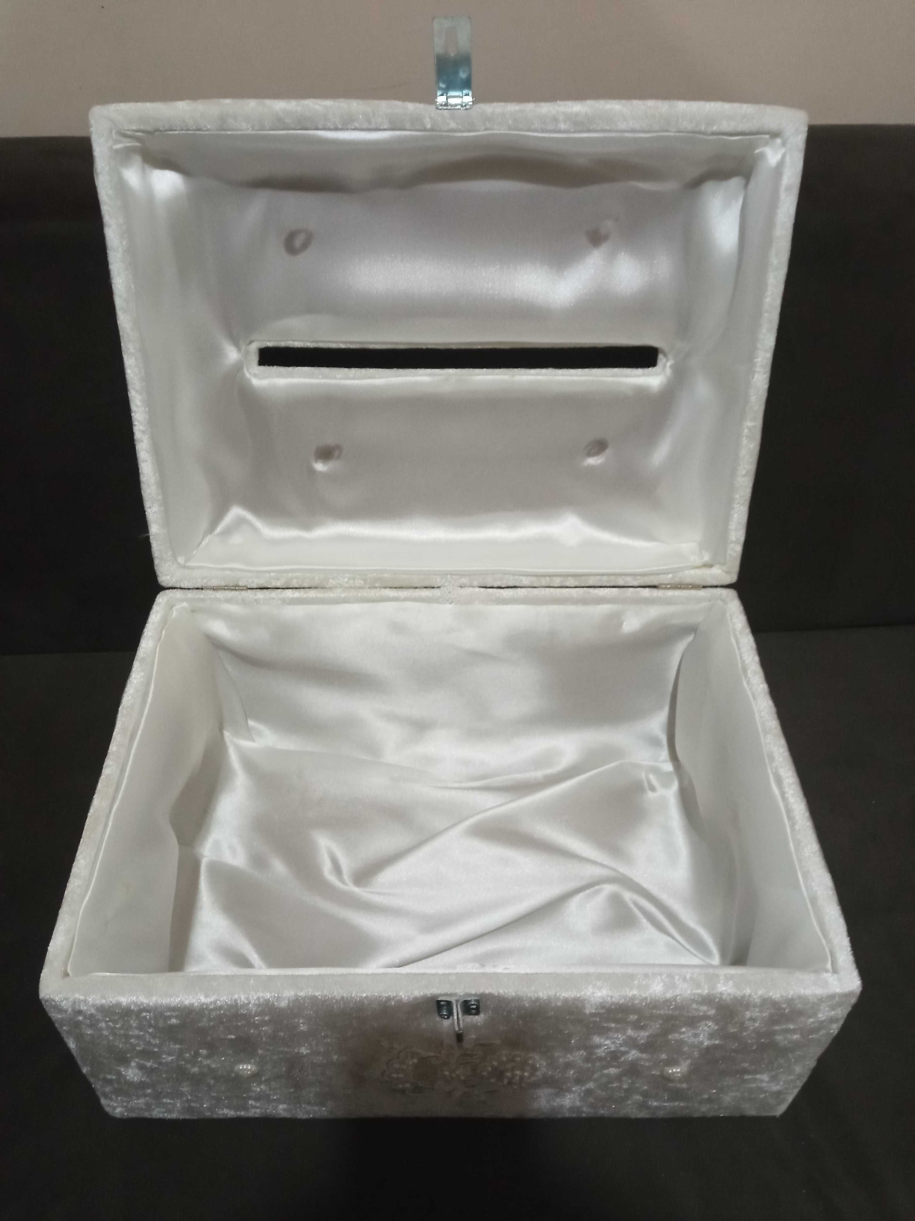 Сватбена кутия за пликове