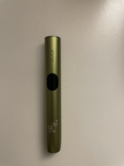 Iqos iluma i leaf green *cu inscriptie*