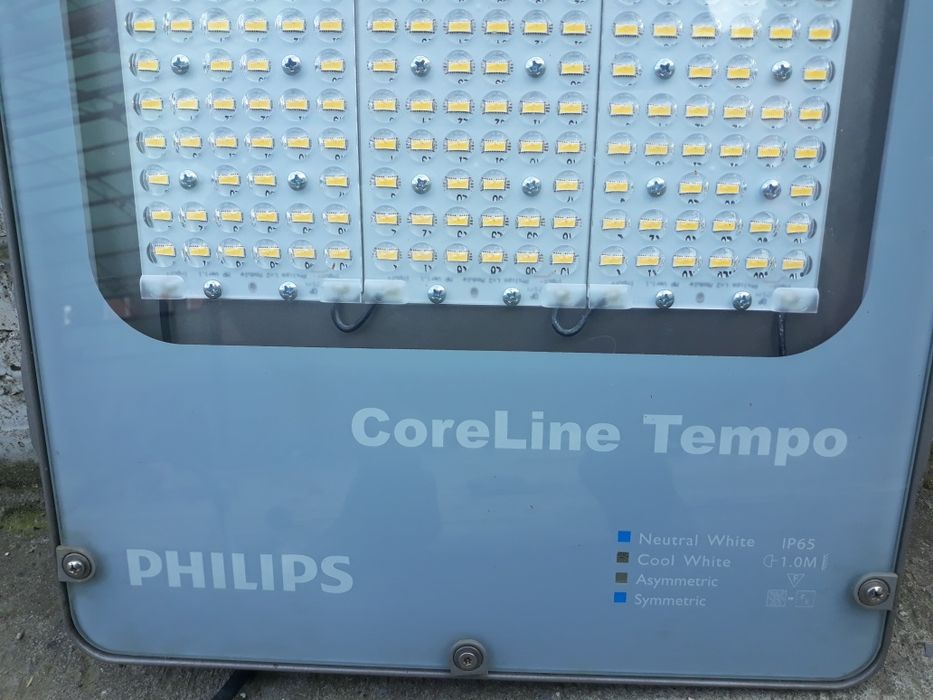 Прожектор Philips Led Core Line Tempo