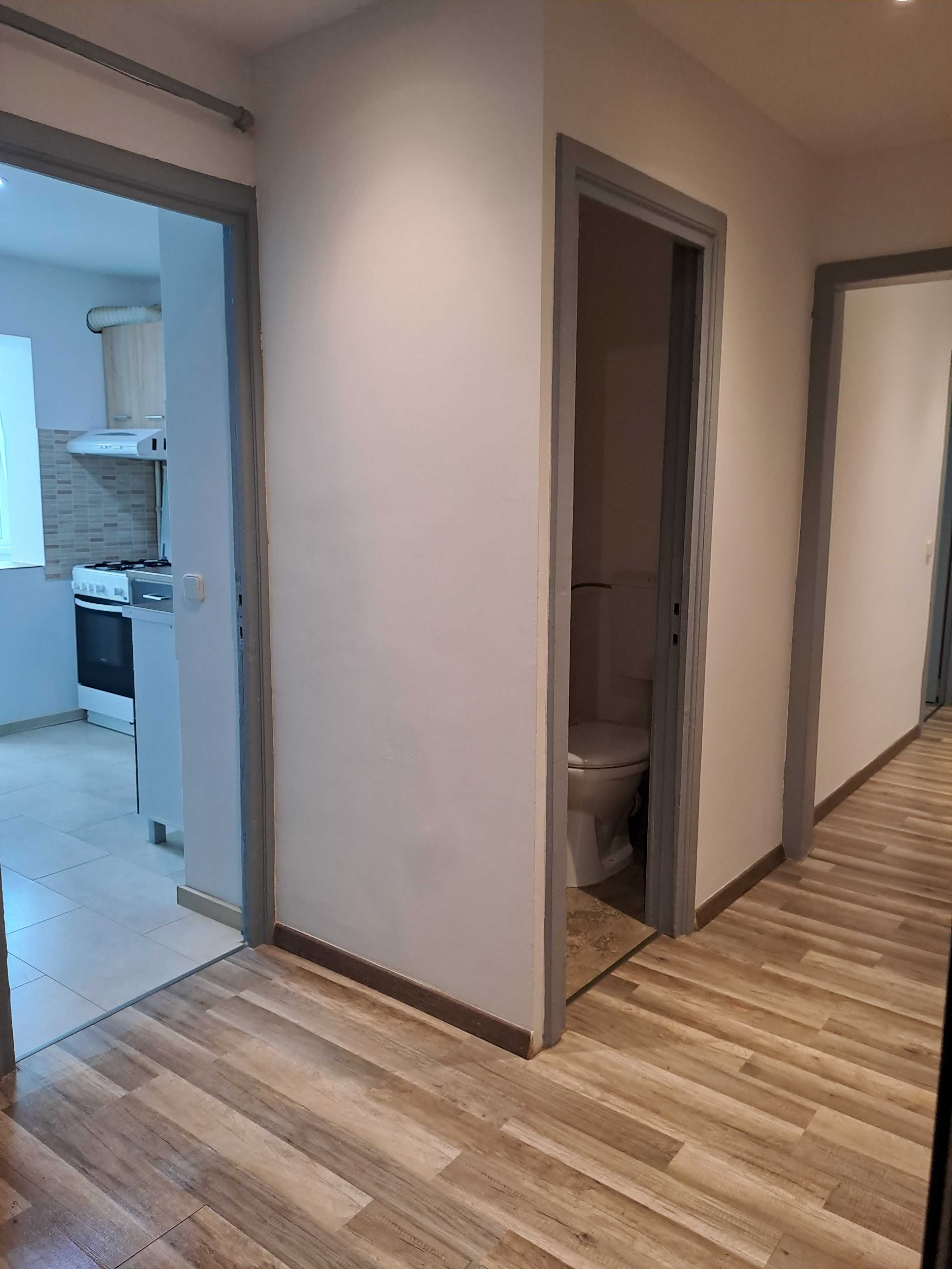 Proprietar, ofer spre închiriere apartament cu 3 camere