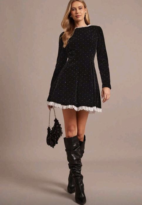 Продавам рокли за повод