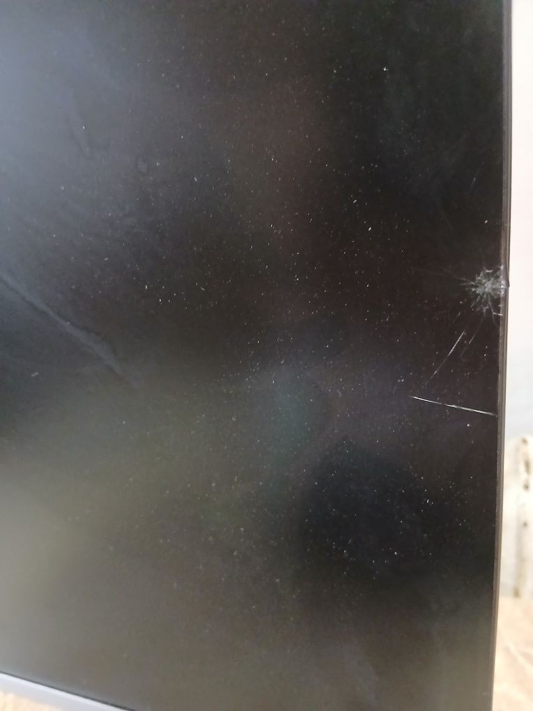 Монитор Hp m27f экран треснутий