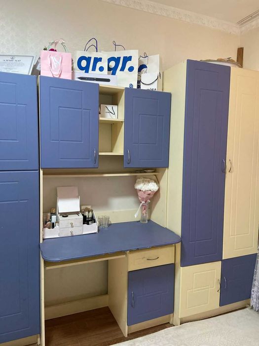 Письменный стол со шкафами