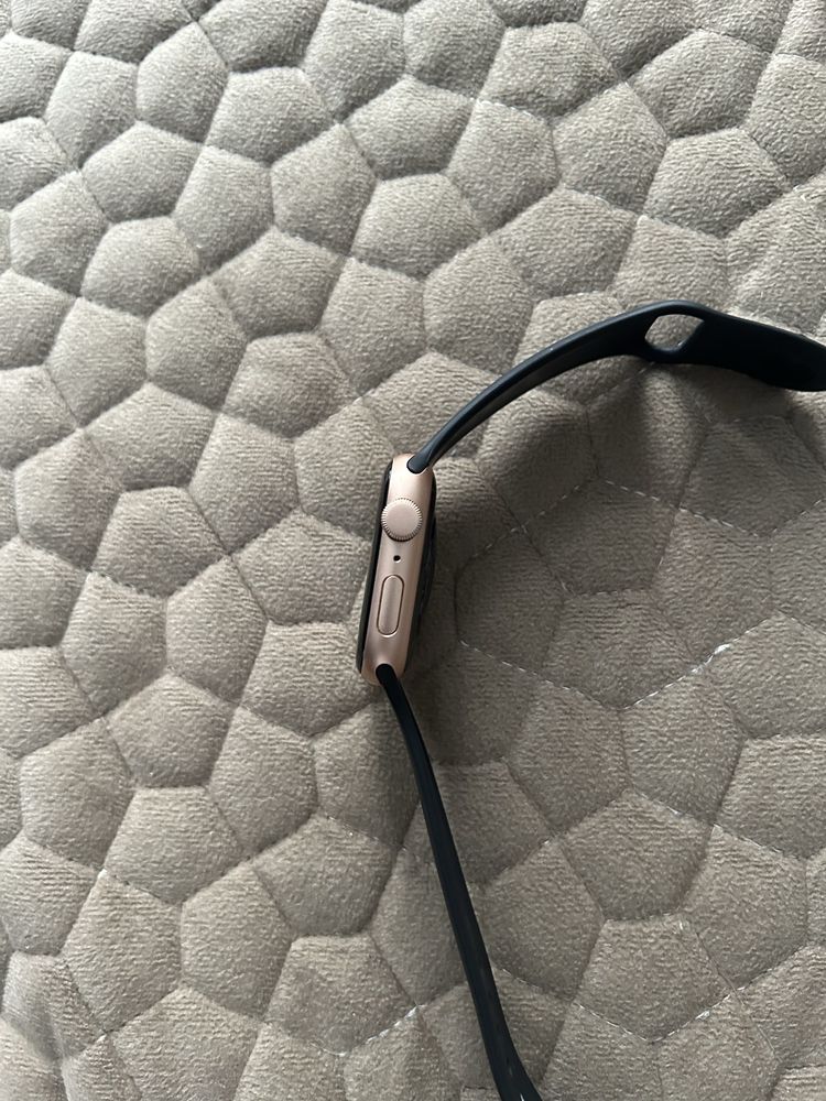 Продам Apple watch se