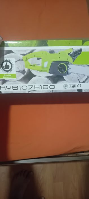 Продавам Електрическа машинка за рязане на дърва