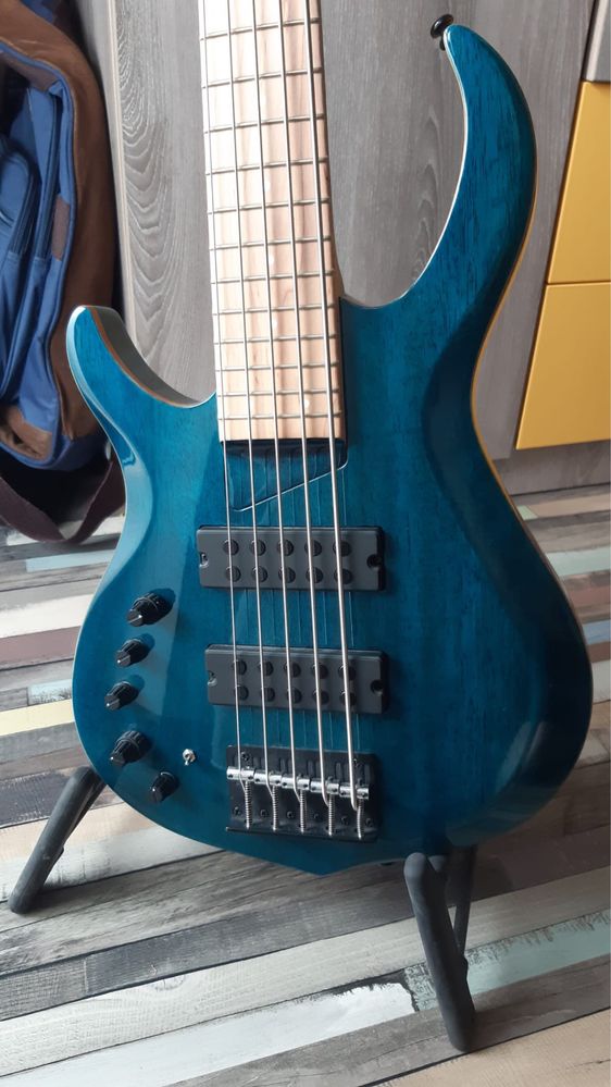 Bass electric Marcus Miller M2 5 corzi stangaci