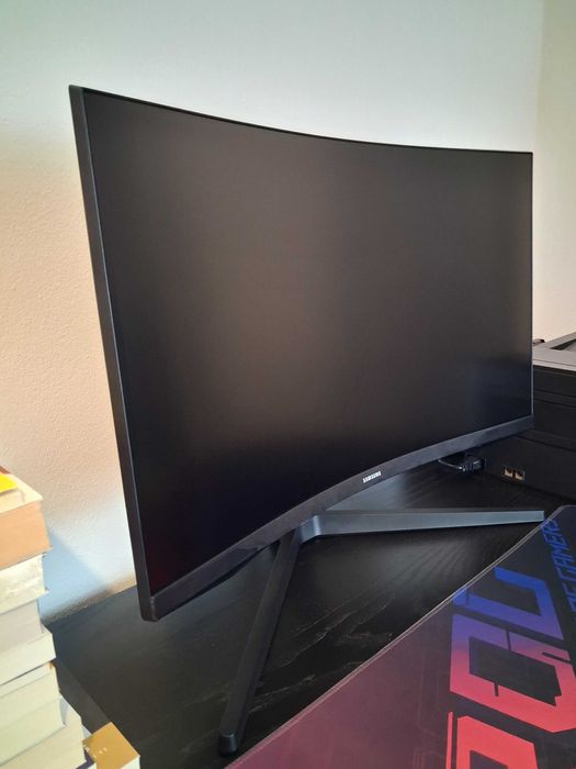 Monitor Samsung 27 inch Odyssey G5 - 2K cu refresh rate de 144Hz