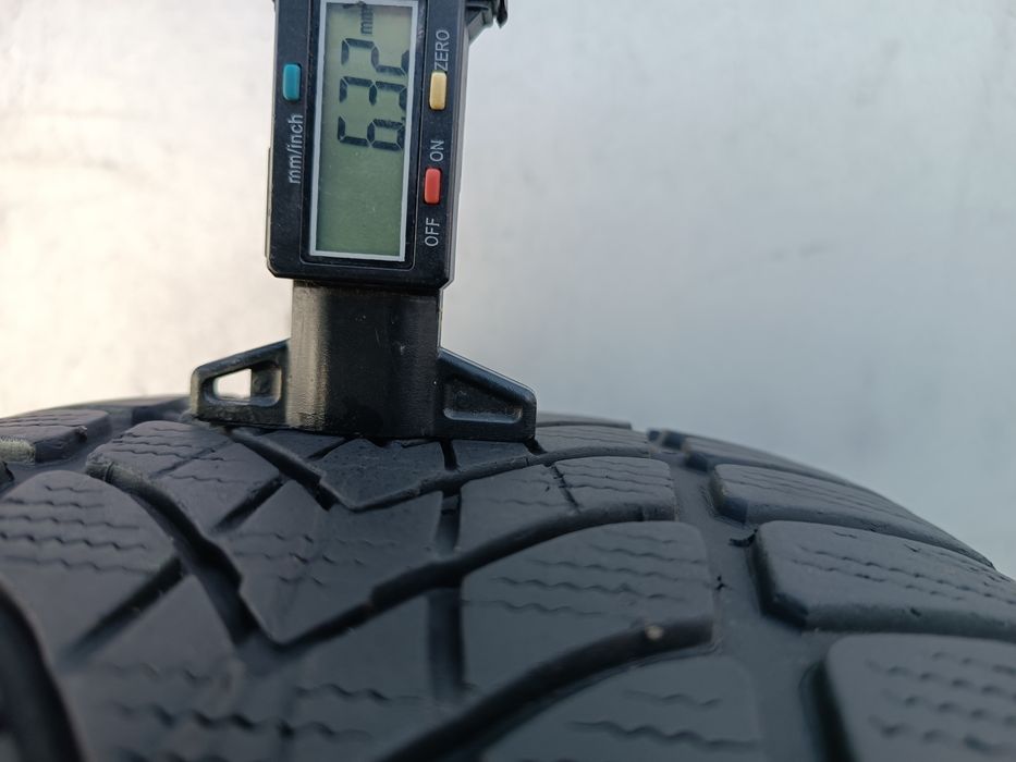 225/50/17 Dunlop
