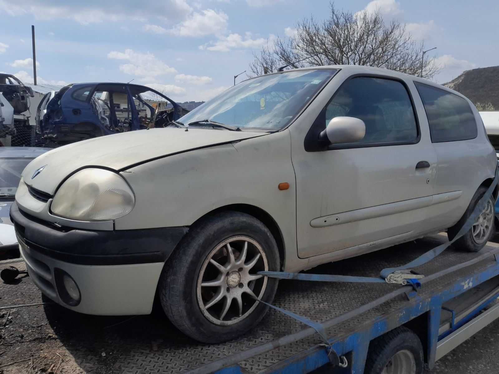 Renault Clio 1.2 i 2000 г на части