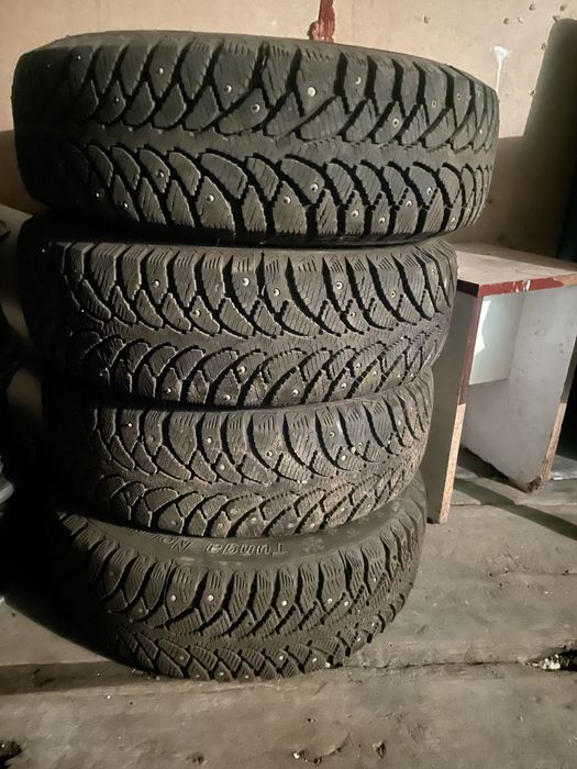 Продам зимнюю резину 13-е почти новая