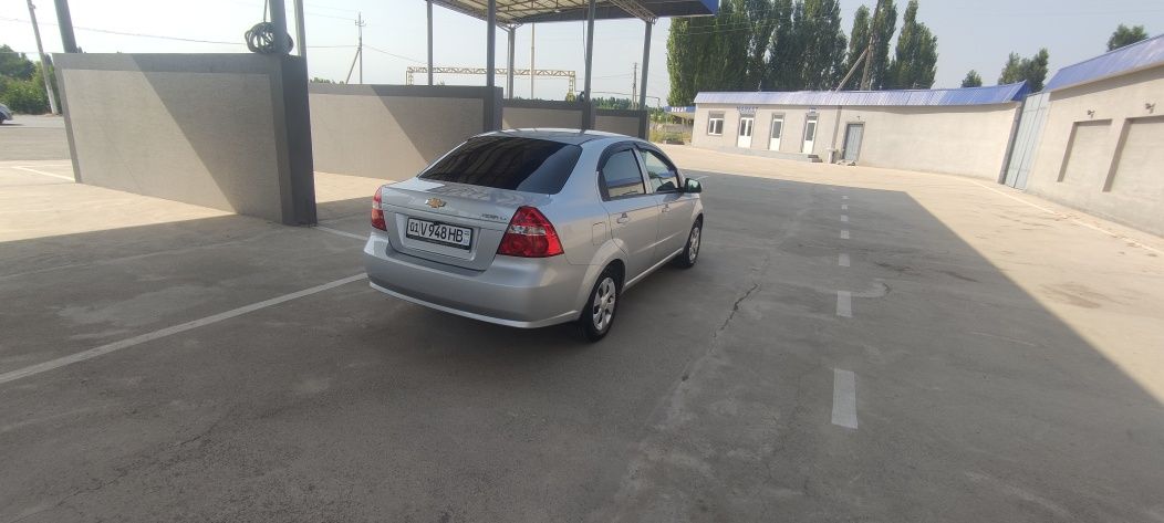 Срочно продам автомобиль Нехия3 2 позиция.