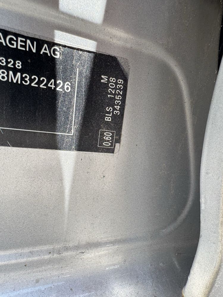 Dezmembrez dezmembrari vw golf 5 jetta break 1.9 TDI BLS 5 trepte
