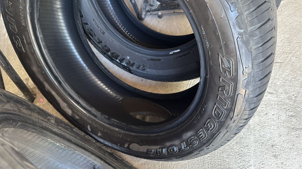 Продам резину р20 265/55 Bridgestone в отличном состоянии 2шт