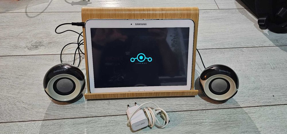 Tableta SAMSUNG TAB4 SM-T530 display 10 inch