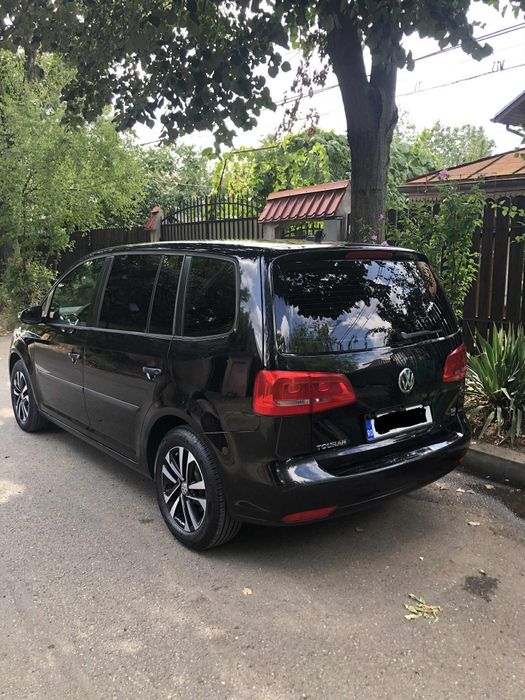 Vând Volkswagen Touran