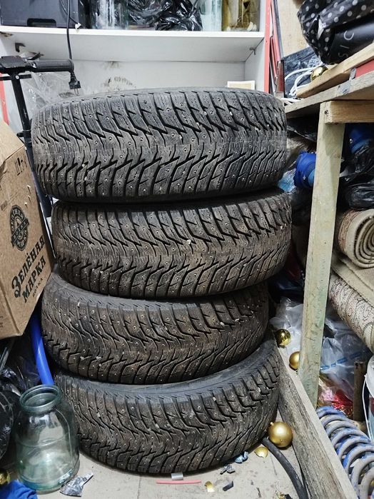 Шины зимние почти новые!!! 205/55/R16