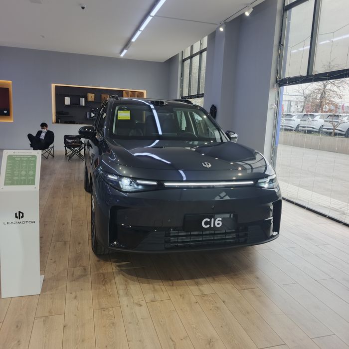 LeapMotor C16 Restayling 2026 Gibrid