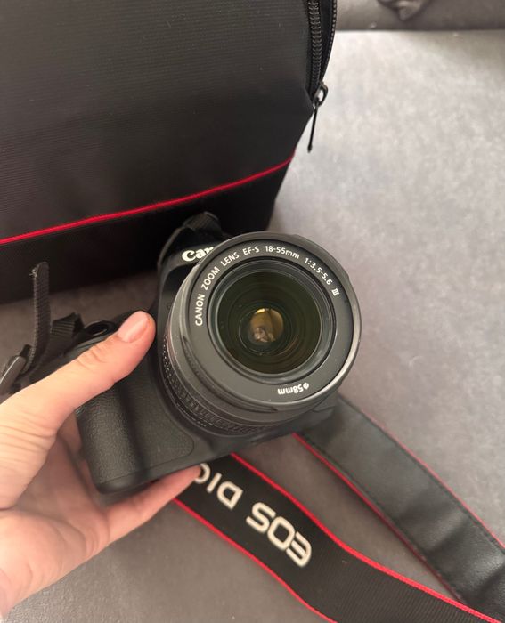 Фотоапарат CANON EOS 600D + Обектив и Аксесоари