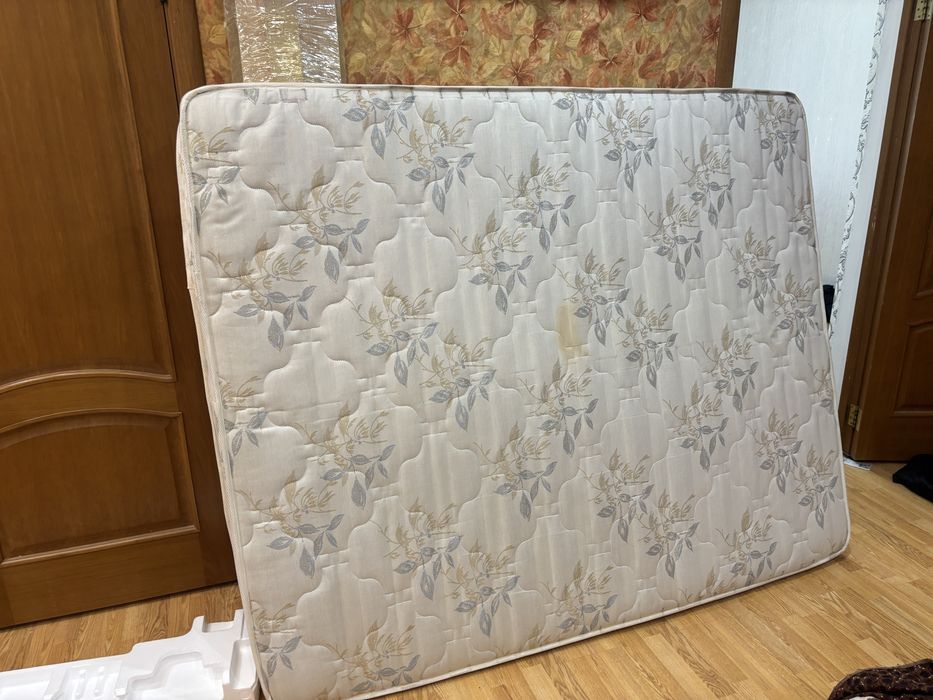 Продам матрас в отличном состоянии