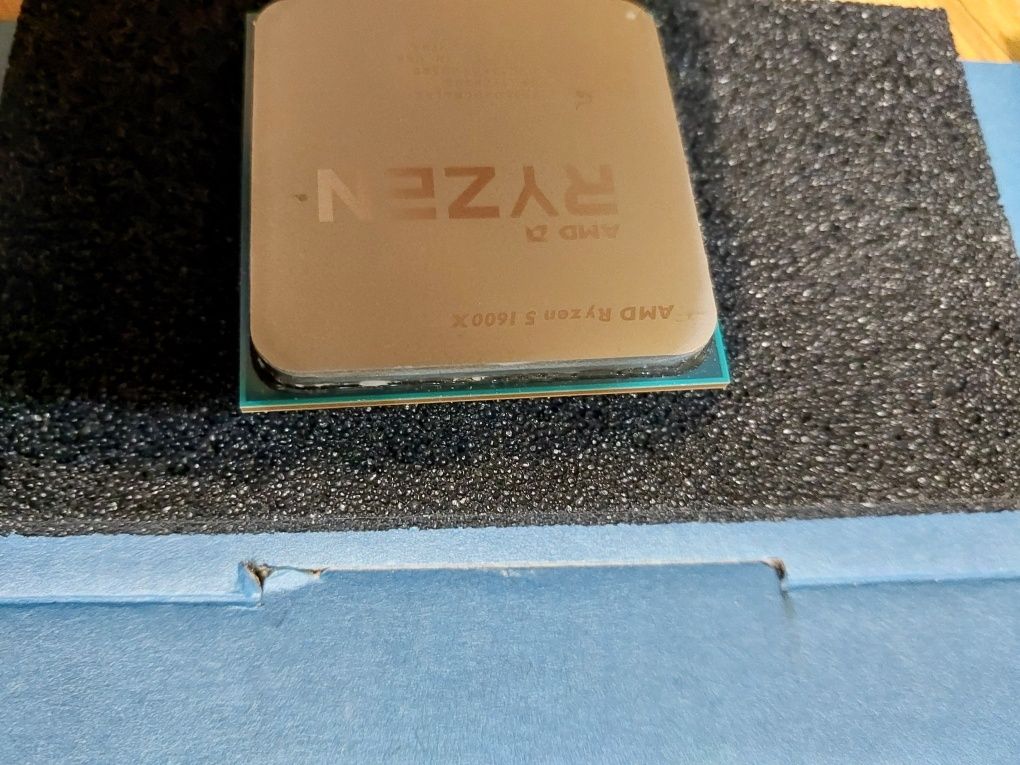 процесор Ryzen 5 1600X , 6-ядрен, 12-треда АМ4