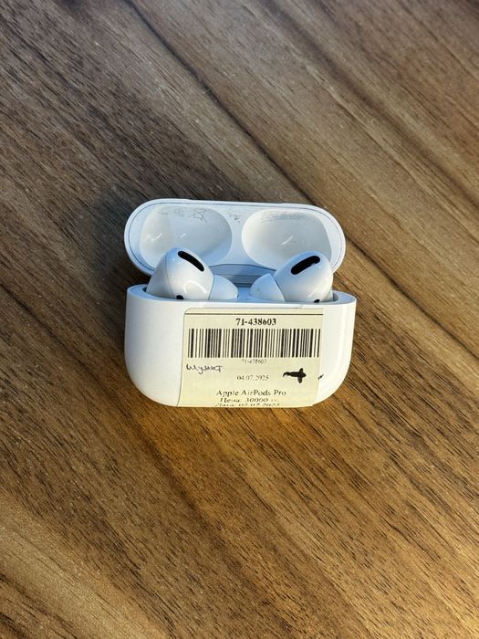 Нашуники Airpods Pro
