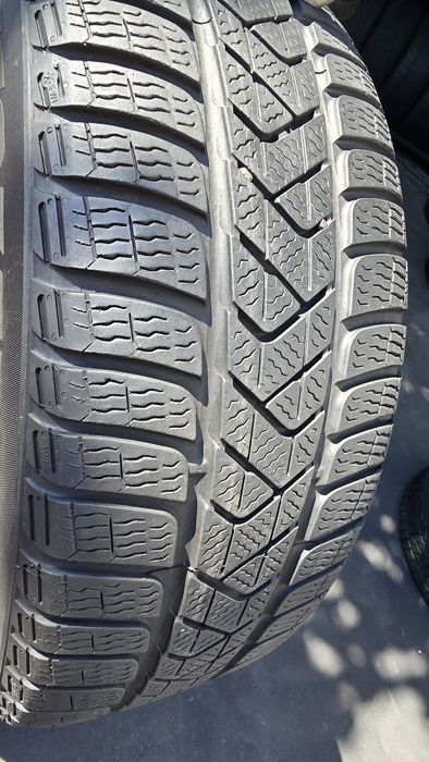 4 anvelope iarnă Pirelli 215/55/17 - transport gratuit