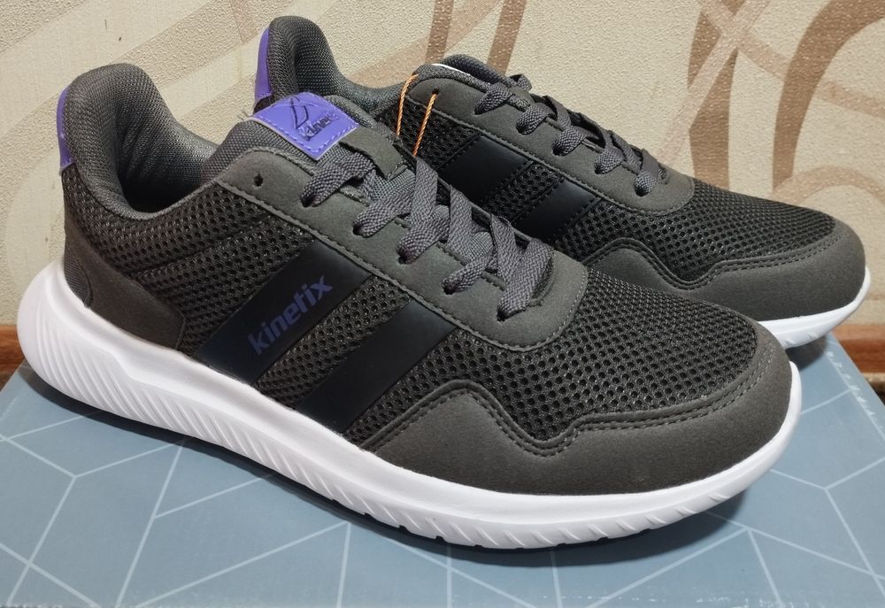 Женские кроссовки.Производство Турция