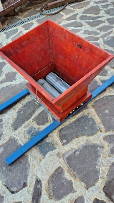 Zdrobitor de struguri nou