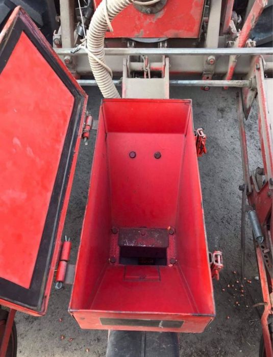 Сеялка 6та каторли