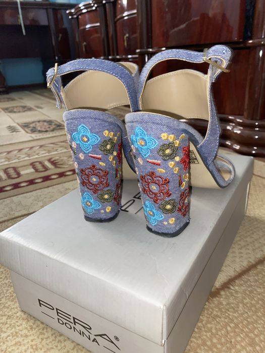 Женский обувь босоножка