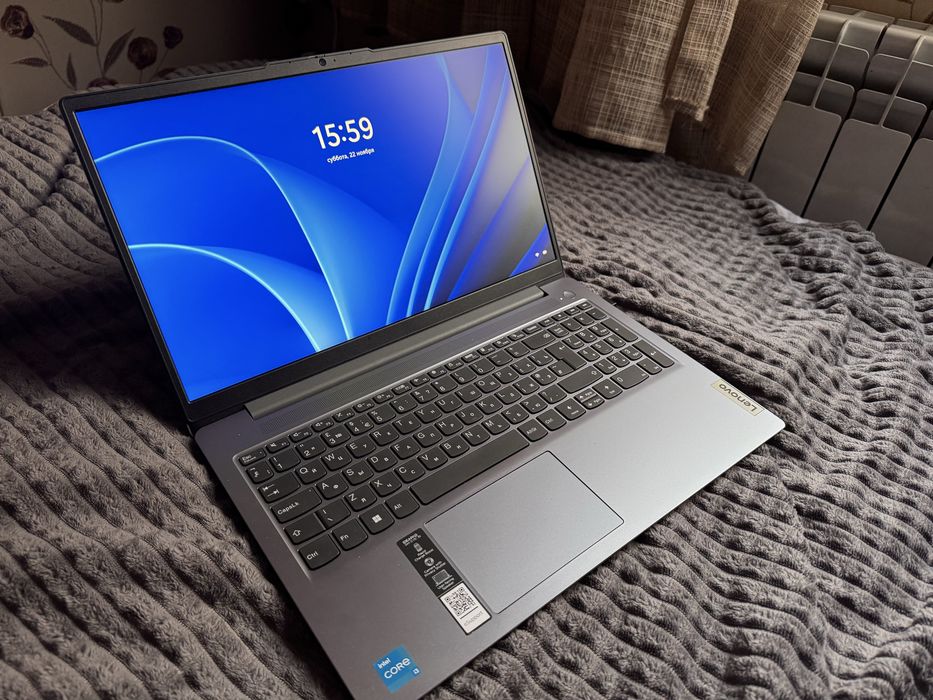 Ноутбук Lenovo IdeaPad 3 15.6" / 8 Гб / SSD 512 Гб / Win 11