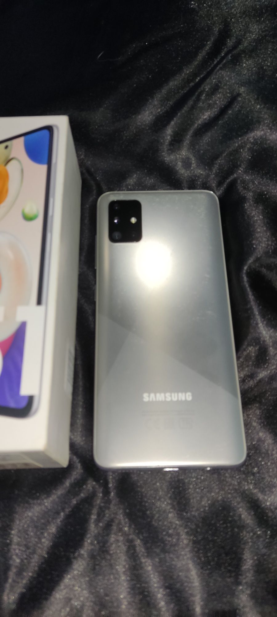 Samsung a51.  4/64
