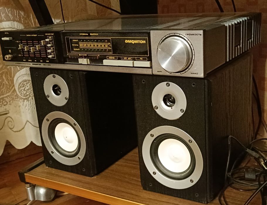 Динамики LG 10 W  8ом Max 20