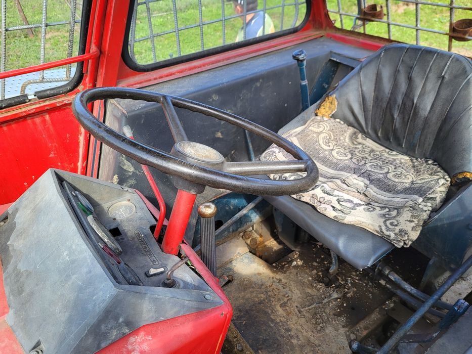 Vând tractor Forestier 651 și remorcă basculabilă la pachet