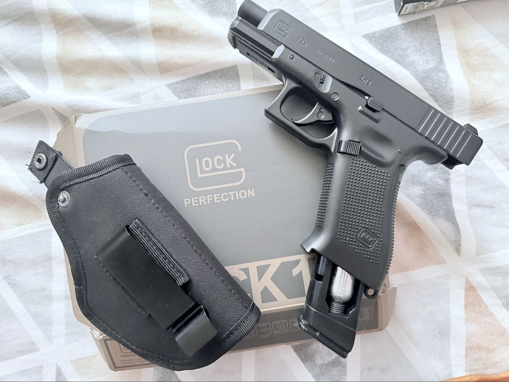 Air soft ;bb gun; GLOCK 19x
